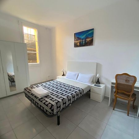 شقة Habitacion Para Tu Estadia Corta En Bcn برشلونة المظهر الخارجي الصورة