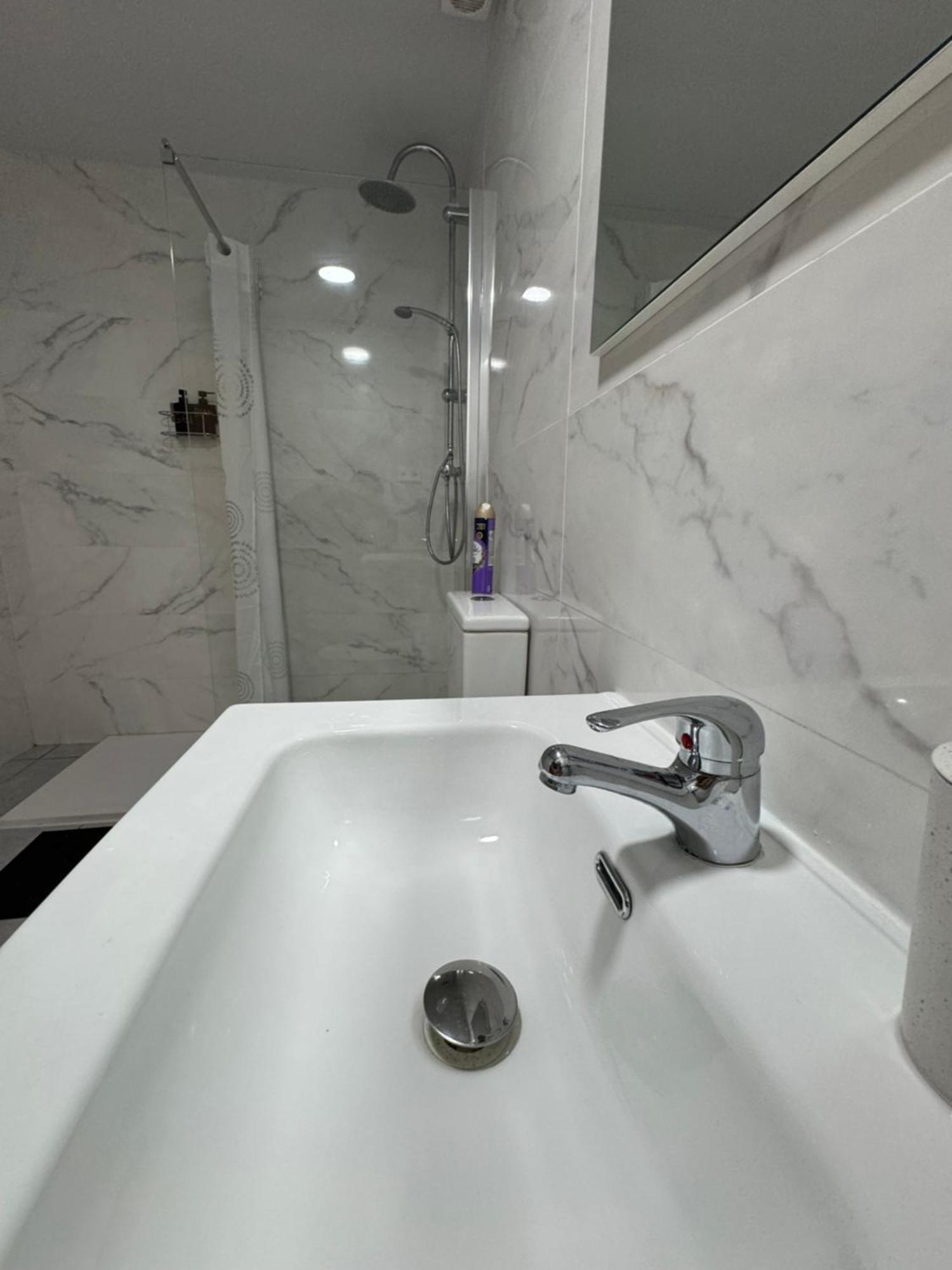 شقة Habitacion Para Tu Estadia Corta En Bcn برشلونة المظهر الخارجي الصورة