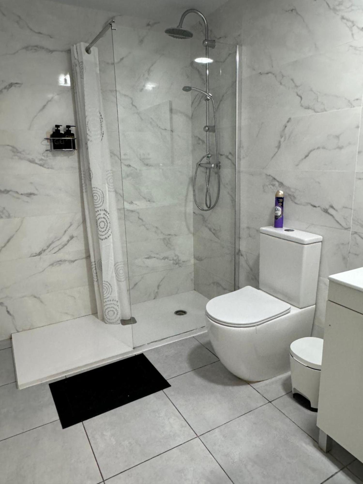 شقة Habitacion Para Tu Estadia Corta En Bcn برشلونة المظهر الخارجي الصورة